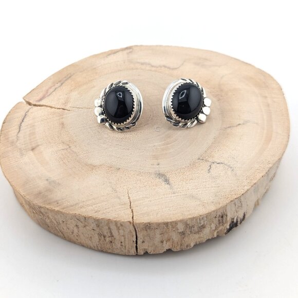 Handmade Navajo Round Onyx Black Stud Sterling Silver Earrings  Jewelry ** - Picture 1 of 10